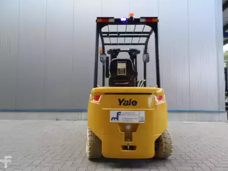 Carrelli elettrici 4 ruote 2023  Yale ERP35UX (3)