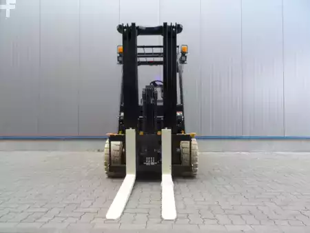 Carrelli elettrici 4 ruote 2023  Yale ERP35UX (5)