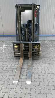 Chariots électriques à 3 roues 2014 Jungheinrich EFG218 (4)