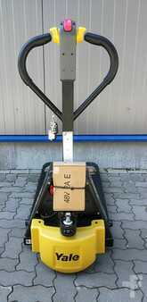 Electric Pallet Trucks 2024  Yale MPC15 (2)