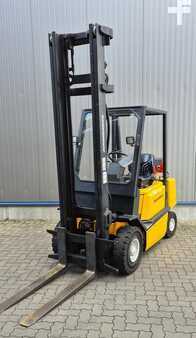 Chariots élévateurs GPL 1995 Jungheinrich TFG25 (1)