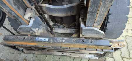 Nestekaasutrukki 1997  TCM FG35N7 (4)