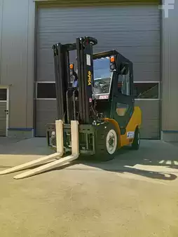 Elektro 4 Rad 2025  Yale ERP3.5MXLG (1)