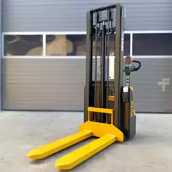 Ruční vysokozdvižný vozík 2026  Yale MSC12 (1)