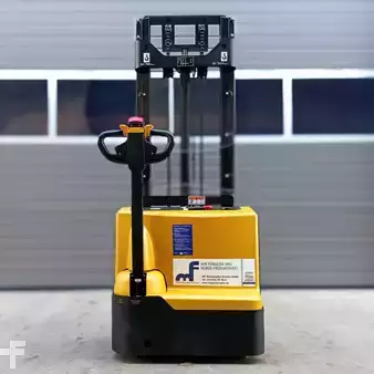 Ruční vysokozdvižný vozík 2026  Yale MSC12 (2)