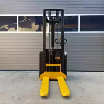 Ruční vysokozdvižný vozík 2026  Yale MSC12 (3)