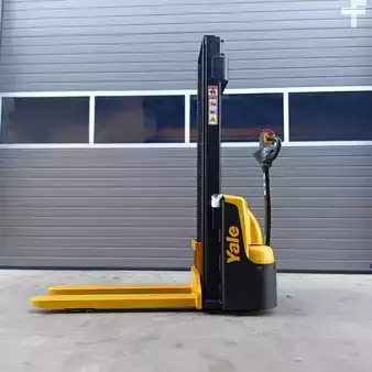 Ruční vysokozdvižný vozík 2026  Yale MSC12 (4)