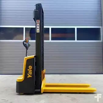 Ruční vysokozdvižný vozík 2026  Yale MSC12 (5)