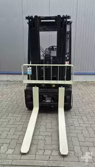 Carretilla elevadora diésel 2026  Yale GDP2.5N (4)