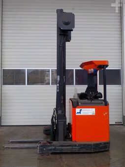 Chariots à mât rétractable 2004 BT RR B2 (2)