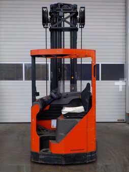 Chariots à mât rétractable 2004 BT RR B2 (3)