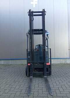 Elektro tříkolové VZV 2010 Toyota 7FBEST13 (2)