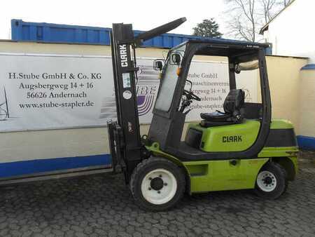 Diesel Forklifts 2012  Clark CQ30D (1)