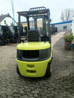 Diesel Forklifts 2012  Clark CQ30D (3)
