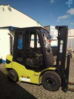 Dieselový VZV 2023  Clark GTS25D (1)