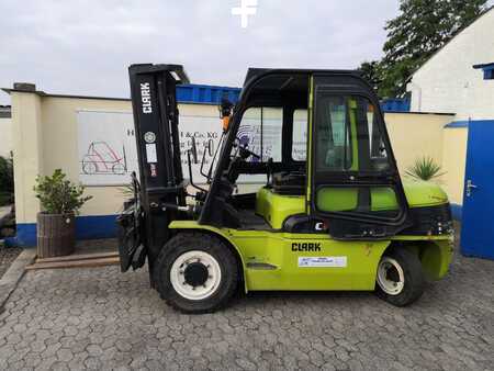 Empilhador diesel 2015  Clark C50sD (1)