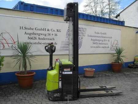 Pallet Stackers 2014  Clark SX12 (1)