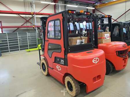 Elektro 4 Rad 2022 EP Equipment EFL252 (1)