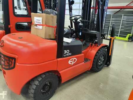 Elektro 4 Rad 2022 EP Equipment EFL302 (1)