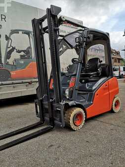 Treibgasstapler 2011 Linde H20 T-01 (2)