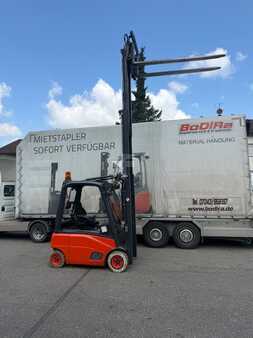 Elektro čtyřkolový VZV 2011  Linde E16P-01 (8)