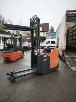 Gerbeurs à conducteur porté debout 2022  Toyota SPE200D (5)