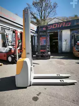 Hochhubwagen 1997  Jungheinrich EMC 10G (1)