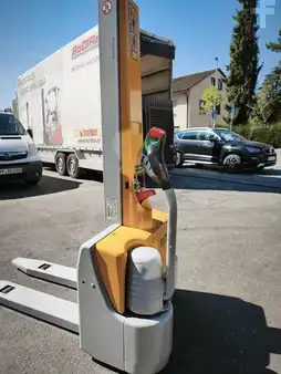 Hochhubwagen 1997  Jungheinrich EMC 10G (4)