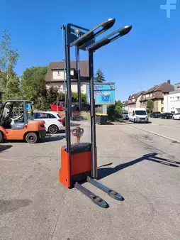 Hochhubwagen 2013  Linde L12 (5)
