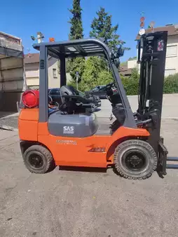 Empilhador a gás 2006  Toyota 42-7 FGF25 (1)