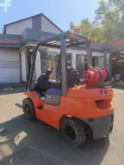 Empilhador a gás 2006  Toyota 42-7 FGF25 (4)