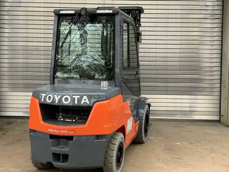 Empilhador diesel 2022  Toyota 52-8FDF30 (2)