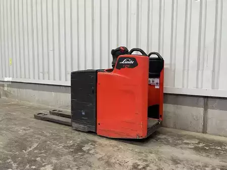 Nízkozdvižný vozík 2022  Linde T25FP (2)