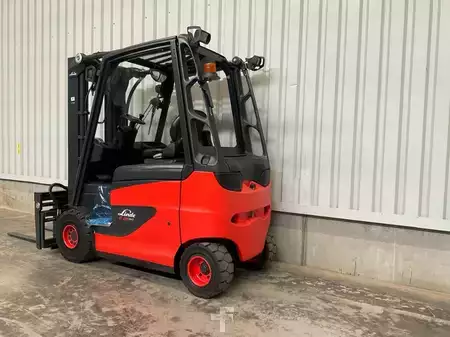 Eléctrico - 4 rodas 2018  Linde E25H/600 BR387 (3)