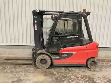 Elektromos 4 kerekű 2024  Linde E35L-01 BR1252 (1)