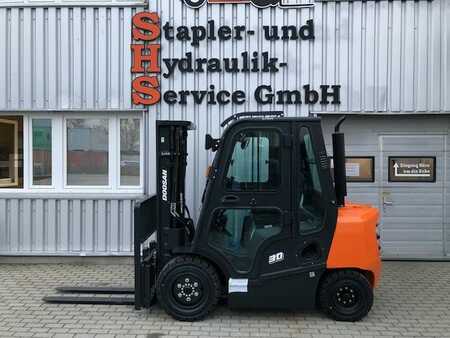 Diesel heftrucks 2022 Doosan D 30 NXP Neugerät (1)