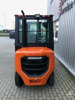 Diesel gaffeltruck 2022  Doosan D 30 NXP (8)