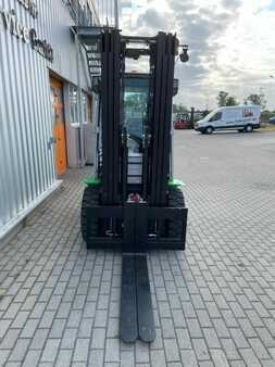 Diesel heftrucks 2022 Cesab M 330 DV (3)