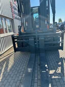 Carrello elevatore diesel 2022  Doosan DV160S-9 (2)