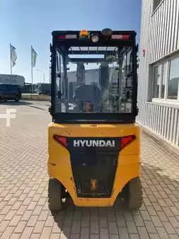 Chariots électriques à 4 roues 2018 Hyundai 30BH-9 (3)