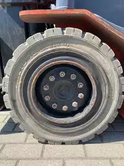 Elektro 4 Rad 2015  Toyota 8FBMT35 (4)