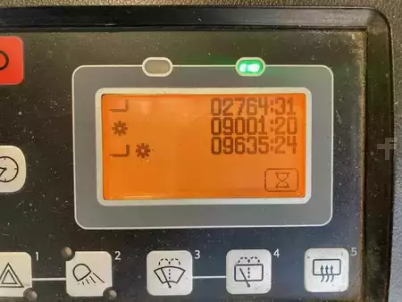 Elektro 4 Rad 2015  Toyota 8FBMT35 (6)