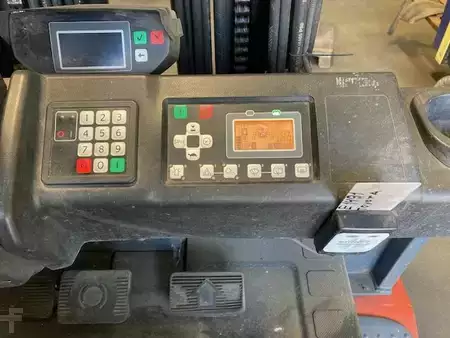 Elektro 4 Rad 2015  Toyota 8FBMT35 (7)