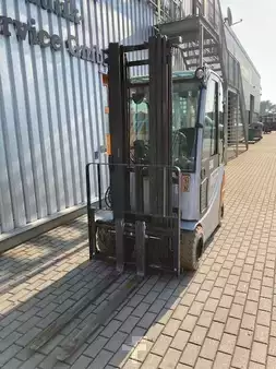 Chariots électriques à 4 roues 2016 Still RX20-20P (2)