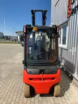 Chariots électriques à 4 roues 2019 Linde E20PL-02 (3)