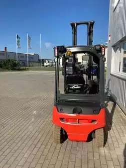 Chariots électriques à 4 roues 2019 Linde E20PL-02 (3)