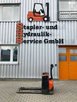 Elektrische palletwagens 2010 BT LWE160 (1)