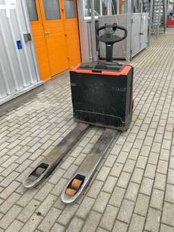 Elektrische palletwagens 2010 BT LWE160 (2)