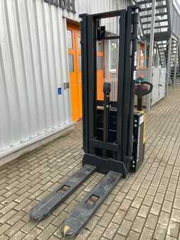 Pallet Stackers 2022  Liugong CLG2S016-WF3 (2)