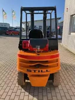 Chariots élévateurs GPL 2007 Still R70-20T Compact (3)